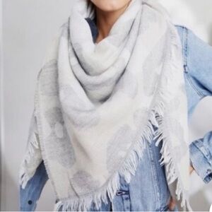Anthropologie Snow Leopard Knit Blanket Scarf